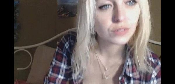 Sexy babes get wild on webcam